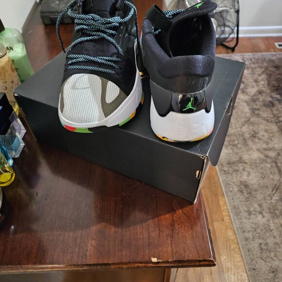 Men's Jordan's - Picture 2 of 4